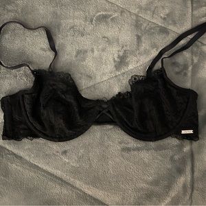 Gilly Hicks Bra